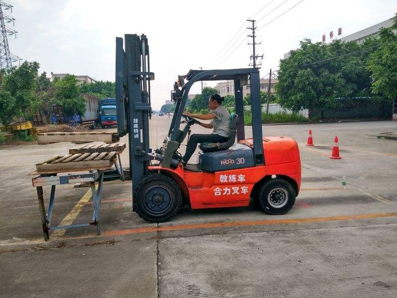 中環學校 焊工培訓畢業照